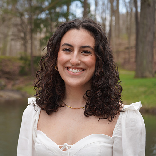 Portrait of Emilee Theofanopoulos.