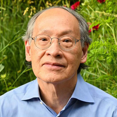 Portrait of Arthur Sze.