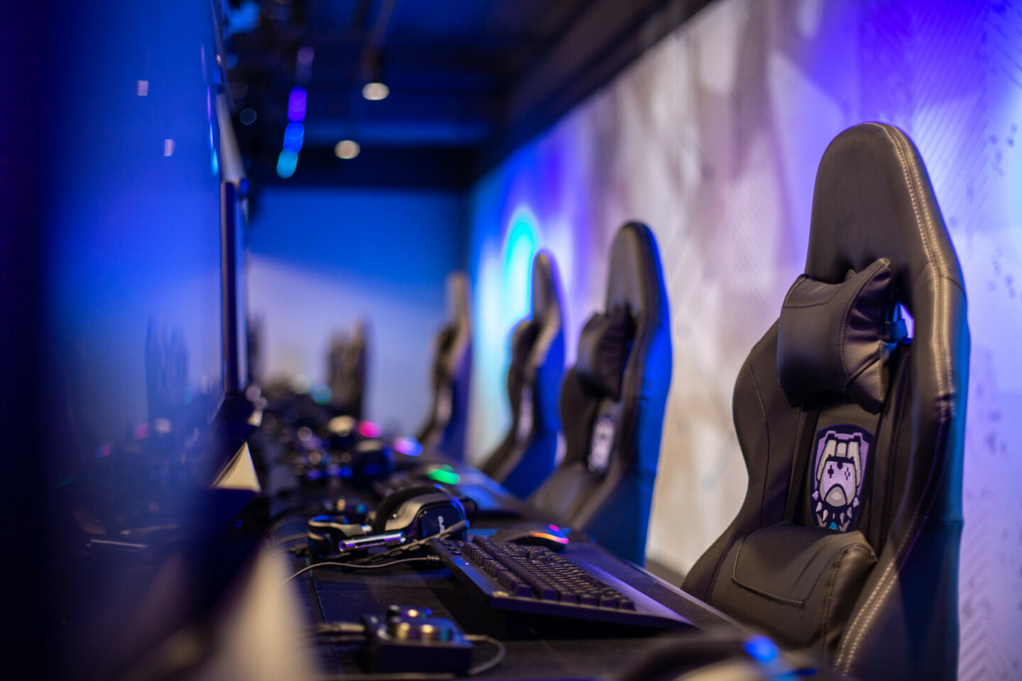 side view of gamer chairs